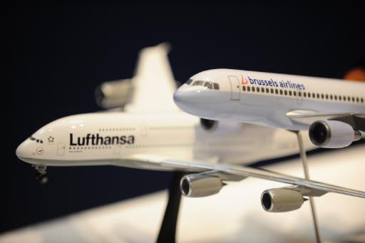 Zwei Flugzeugmodelle von Brussels Airlines und Lufthansa