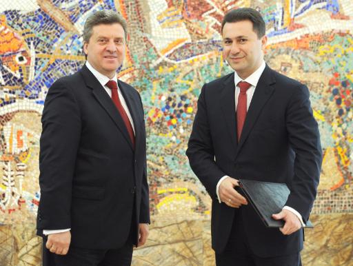 Der alte und neue mazedonische Regierungschef Nikola Gruevski mit Präsident Gjorge Ivanov (li)