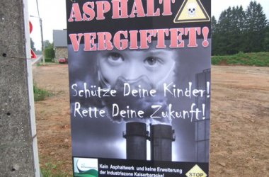 Plakataktion "Asphalt vergiftet!"