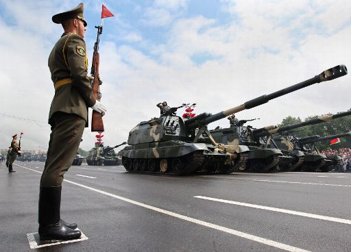 Waffenschau der Armee am weißrussischen Nationalfeiertag in Minsk