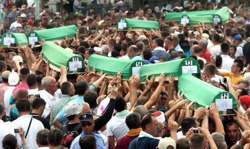 Zehntausende gedenken des Massakers von Srebrenica