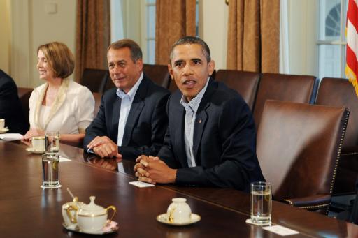 "Schuldengipfel" zwischen Präsident Barack Obama und führenden Kongresspolitikern geht weiter (Bild: Nancy Pelosi, Leiterin der Minderheit im Parlament, und John Boehner, Sprecher vom Weißen Haus)