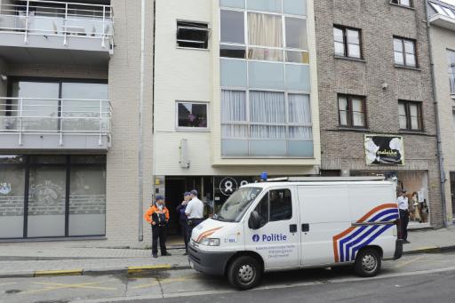 Polizei vor dem Haus in Aalst, in dem die beiden Kinderleichen entdeckt wurden (26. August)
