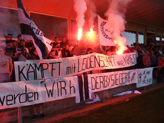 Aufgeheizte Stimmung: Gästefans beim Derby Amel vs. St. Vith