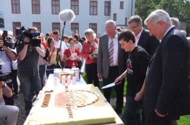 Yannick Friedrich, der zweimillionste Besucher bei der Bundesgartenschau Koblenz