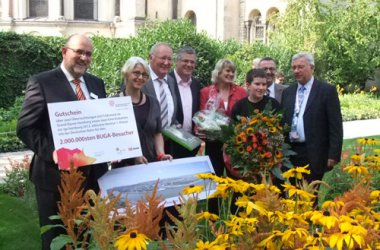 Yannick Friedrich, der zweimillionste Besucher bei der Bundesgartenschau Koblenz