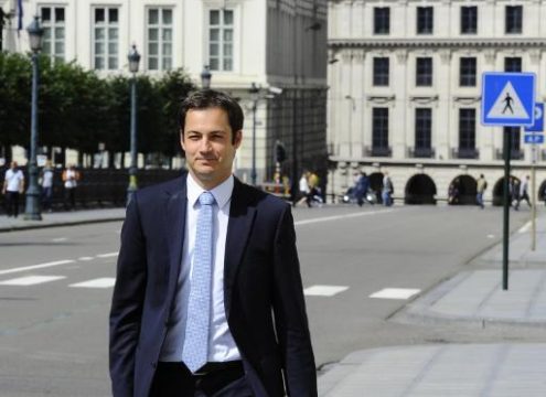 Alexander De Croo (Open VLD) vor dem Treffen mit Elio Di Rupo (16.8)