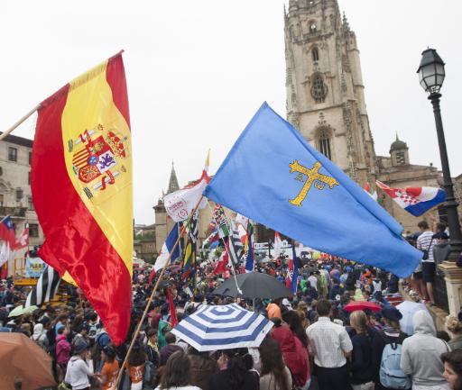 Gottesdienst unter freiem Himmel in Oviedo am Maria-Himmelfahrts-Tag