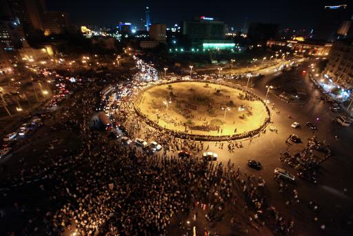 Hunderte Anhänger linker und liberaler Gruppierungen auf dem Tahrir-Platz in Kairo