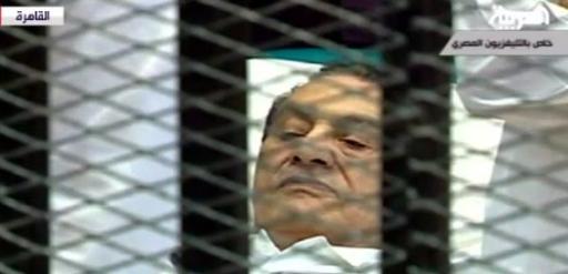 Ägyptens Ex-Präsident Hosni Mubarak bei Prozess im Krankenbett