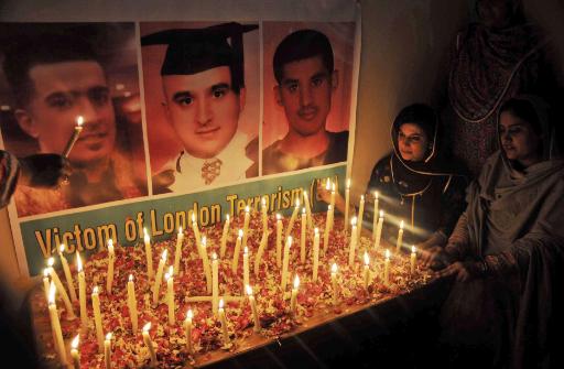 Zum Gedenken an die drei in Birmingham verstorbenen Pakistaner