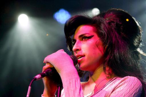 Amy Winehouse bei einem Konzert in Zürich (Oktober 07)