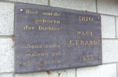 Gedenkplatte Paul Gerardy an der Schule in Maldingen