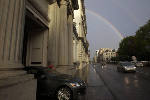 Regenbogen über der rue de la Loi in Brüssel am 11. September 2011