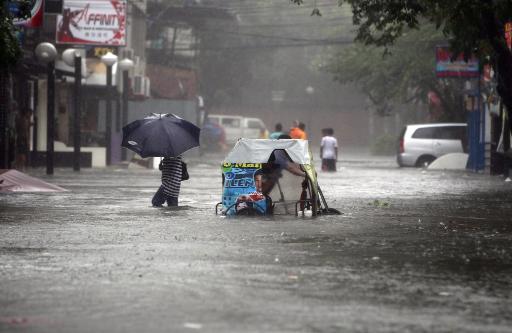 Chaos und Verwüstung in Manila wegen "Nesat"