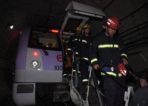 Rettungskräfte am Unfallort in Shanghai