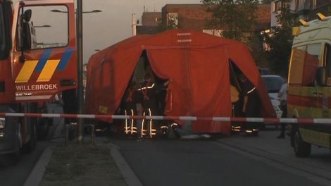 Zelt zur Betreuung der anderen Kinder nach dem Unfall in Willebroek (27.9.)