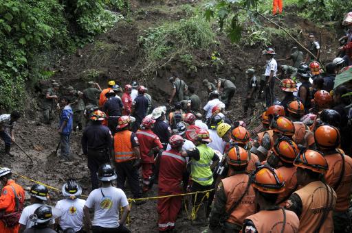 Bergungsarbeiten nach Unwettern in Guatemala