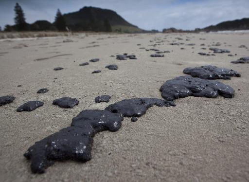 Erste Ölplacken erreichten Mount Maunganui