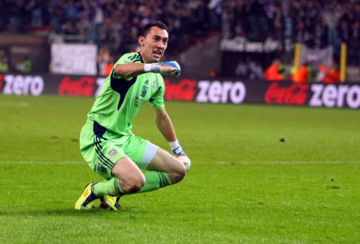 Anderlecht-Keeper Silvio Proto feiert den Sieg über Standard