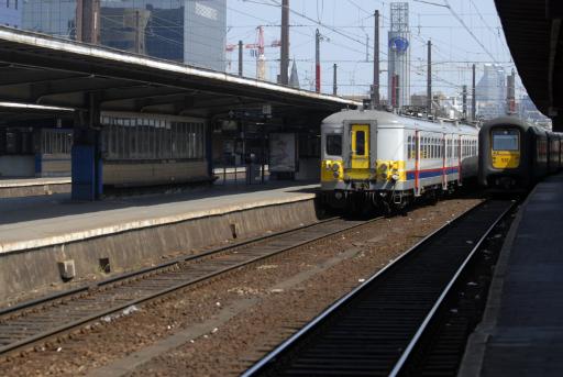 Züge in Brüssel-Süd