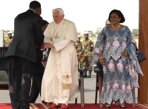 Papst Benedikt XVI. mit Benins Präsidenten Yayi Boni und seiner,Frau Chantal