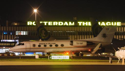 Flugzeug mit Laurent Gbagbo an Bord auf dem Airport Rotterdam-Den Haag