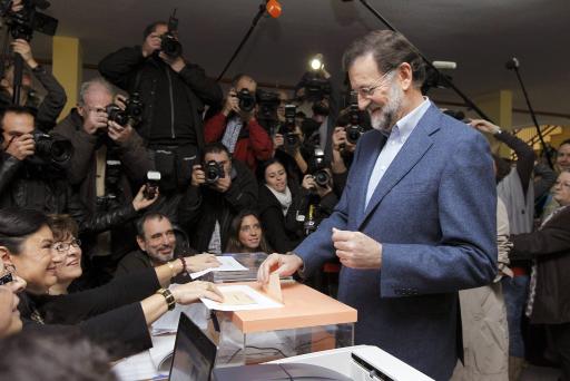 Mariano Rajoy, Spitzenkandidat der konservativen Volkspartei (PP), beim Urnengang