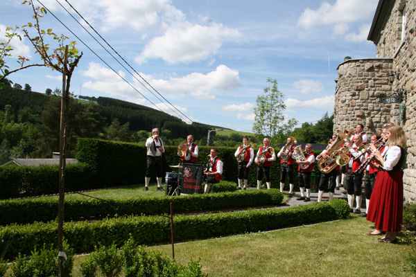 Eifeler Musikanten beim Dreh für "Musik mit Freunden"