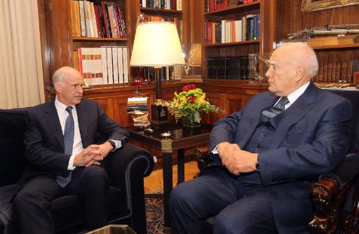 Ministerpräsident Giorgos Papandreou mit Staatspräsident Karolos Papoulias