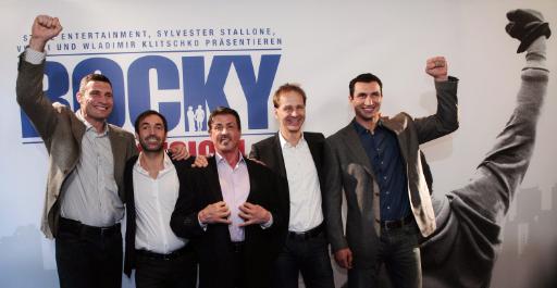 "Rocky"-Team: Vitali Klitschko, Michael Hildebrandt (Stage Entertainment Deutschland), Sylvester Stallone, Johannes Mock O'Hara (Stage Entertainment) und Wladimir Klitschko (vlnr)