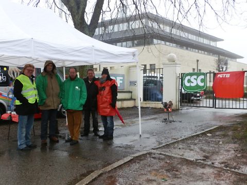 Streikposten vor dem BRF-Funkhaus in Eupen
