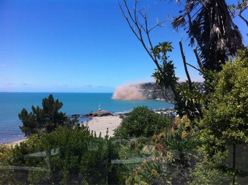 Staub in Christchurch nach dem ersten Erdstoß der Stärke 5,8