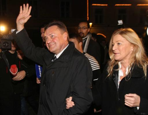 Ljubljanas Bürgermeister Zoran Jankovic (mit seiner Frau Mia) gewinnt die Wahlen in Slowenien