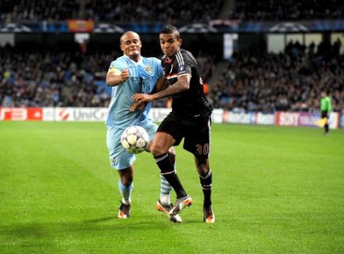 Citizen Vincent Kompany (hier mit Luiz Gustavo) muss in die Europa League
