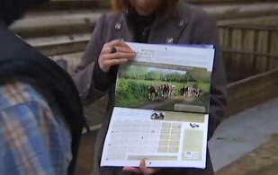 Zusammenleben: Baelener Landwirte präsentieren Kalender 2012