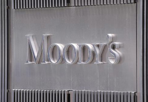 Moody's hält trotz Gipfelbeschlüssen an Warnung fest