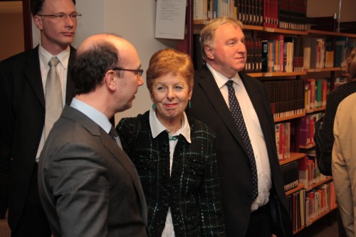 Angelika Schwall-Düren (mi.), Ministerpräsident Rudy Demotte (li.) und Gastgeber Ministerpräsident Karl-Heinz Lambertz