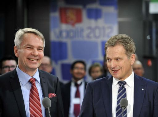 Der Konservative Sauli Niinistö (re) und der Grüne Pekka Haavisto (li) nach der ersten Runde