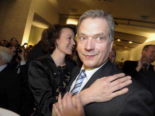 Wahlsieger Sauli Niinistö mit seiner Frau Jenni Haukio