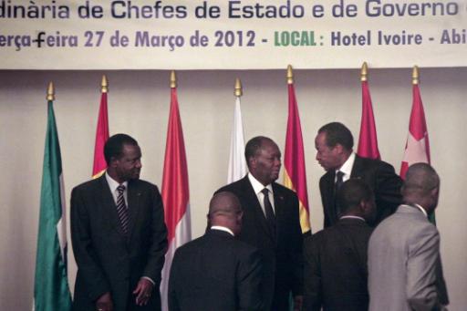 Kadre Desire Ouedraogo (li.), Alassane Ouattara (Mi.) und Blaise Campaoré, Mitglieder der Westafrikanischen Wirtschaftsgemeinschaft (Ecowas)