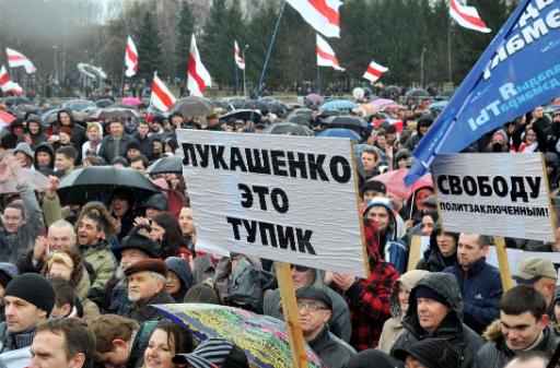 3000 Weißrussen gehen in Minsk auf die Straße