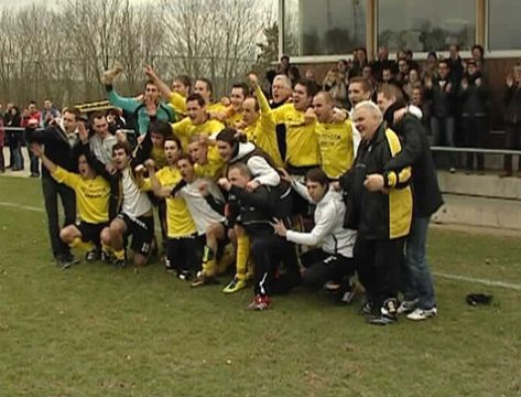 Raeren feiert den Aufstieg