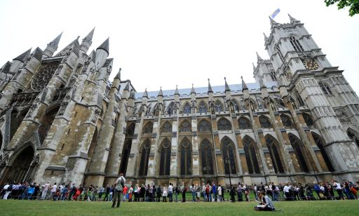 Touristenmagnet: Lange Schlange vor Westminster Abbey