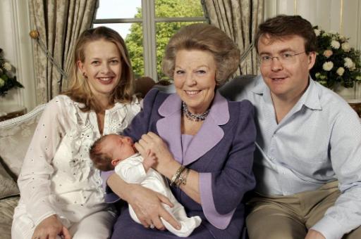 Ein Bild aus glücklicheren Tagen: Prinzessin Mabel, Königin Beatrix und Prinz Friso mit der neugeborenen Tochter Luana 2005