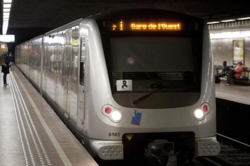 Schwarze Bänder auf Brüsseler Metros erinnern an den Vorfall