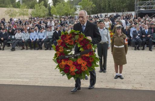 Yad Vashem: Israels Präsident Shimon Peres legt einen Kranz nieder
