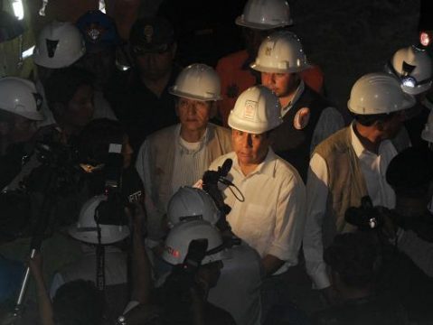 Perus Präsident Ollanta Humala vor Ort