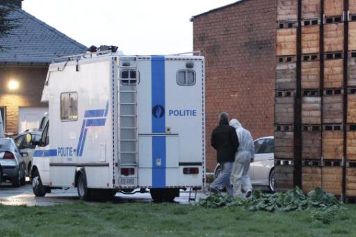 Polizei am Tatort im ostflämischen Sint-Niklaas