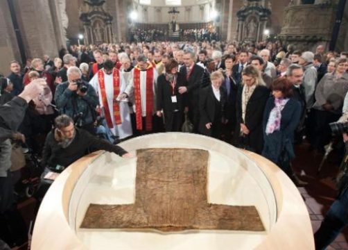 Festgottesdienst im Trierer Dom zur Eröffnung der Heilig-Rock-Wallfahrt